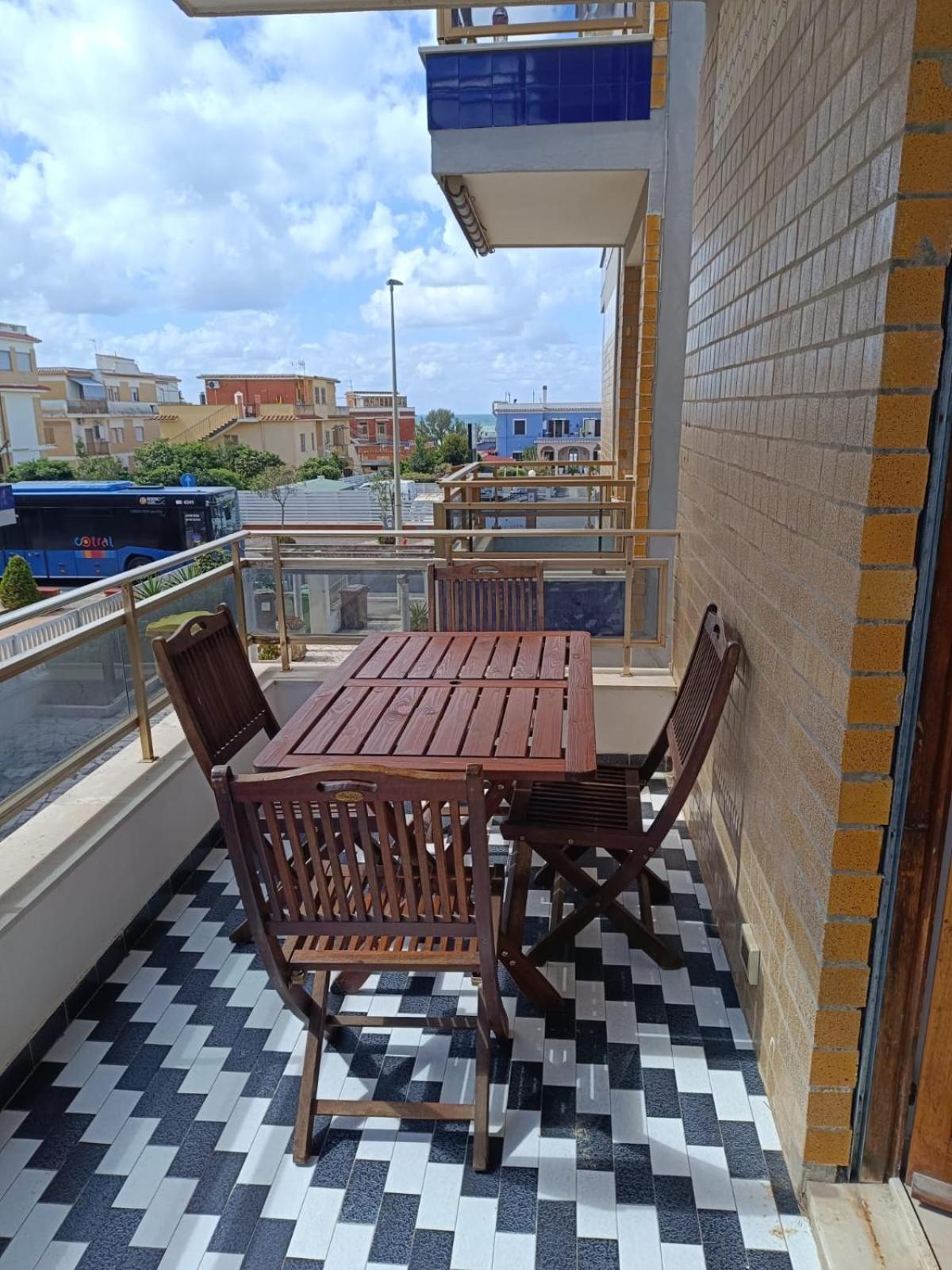 Le Sirene Sweet Home Torvaianica Exterior foto